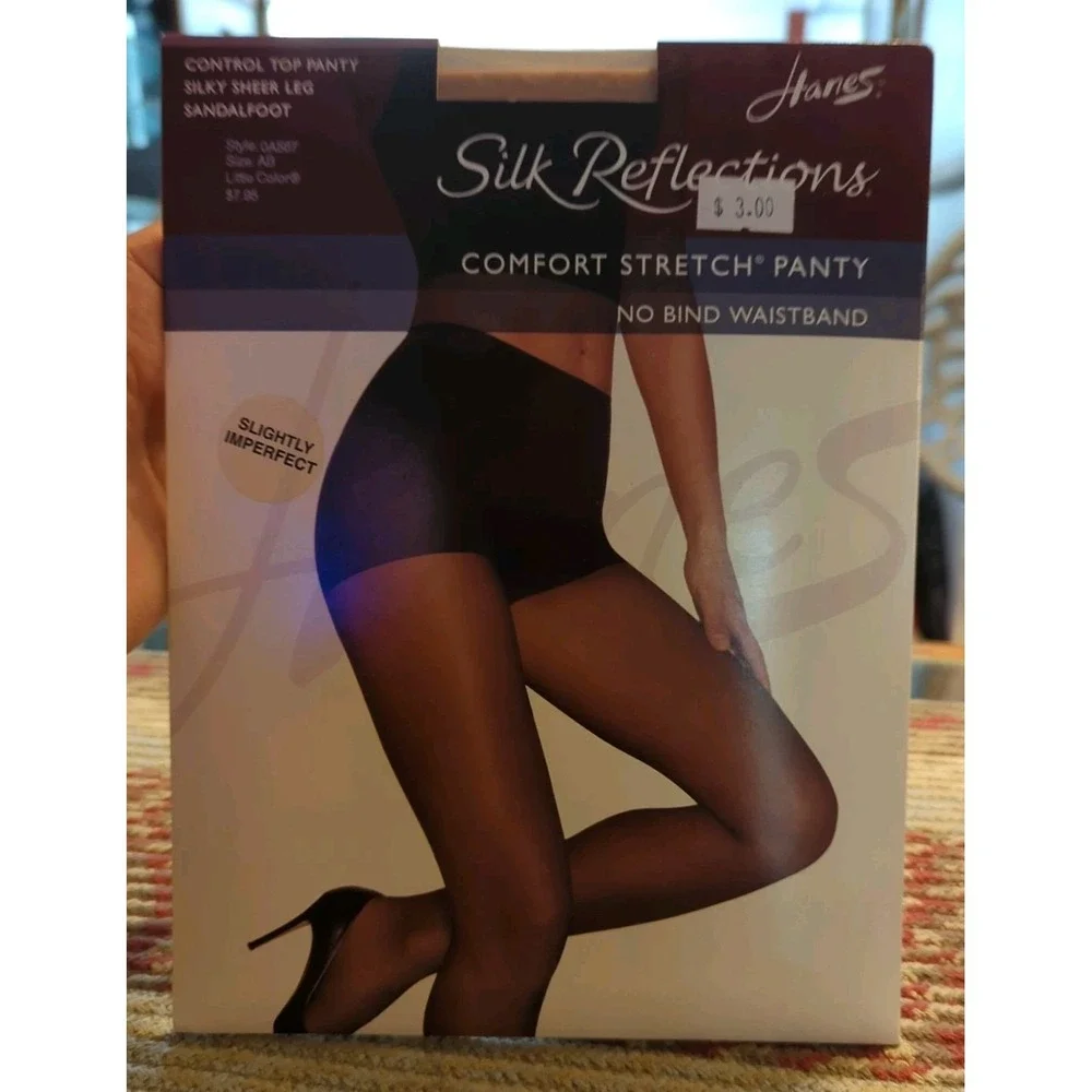 Vintage New Hanes Silk Reflections‎ Silky Sheer Pantyhose Size AB Little Color